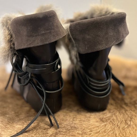 Isabel Marant NIA Gray Leather and Rabbit Fur Flat Boots - Picture 9 of 14